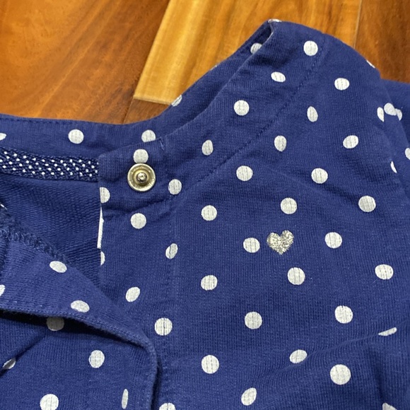 Girl’s Size 3 Carter’s Outfit: Denim Apron Dress, Polka Dot T-shirt & Cardigan - Picture 8 of 9
